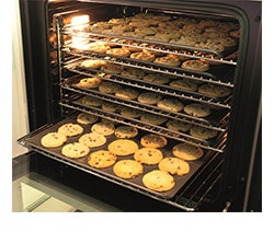 Single oven rammed with cookies